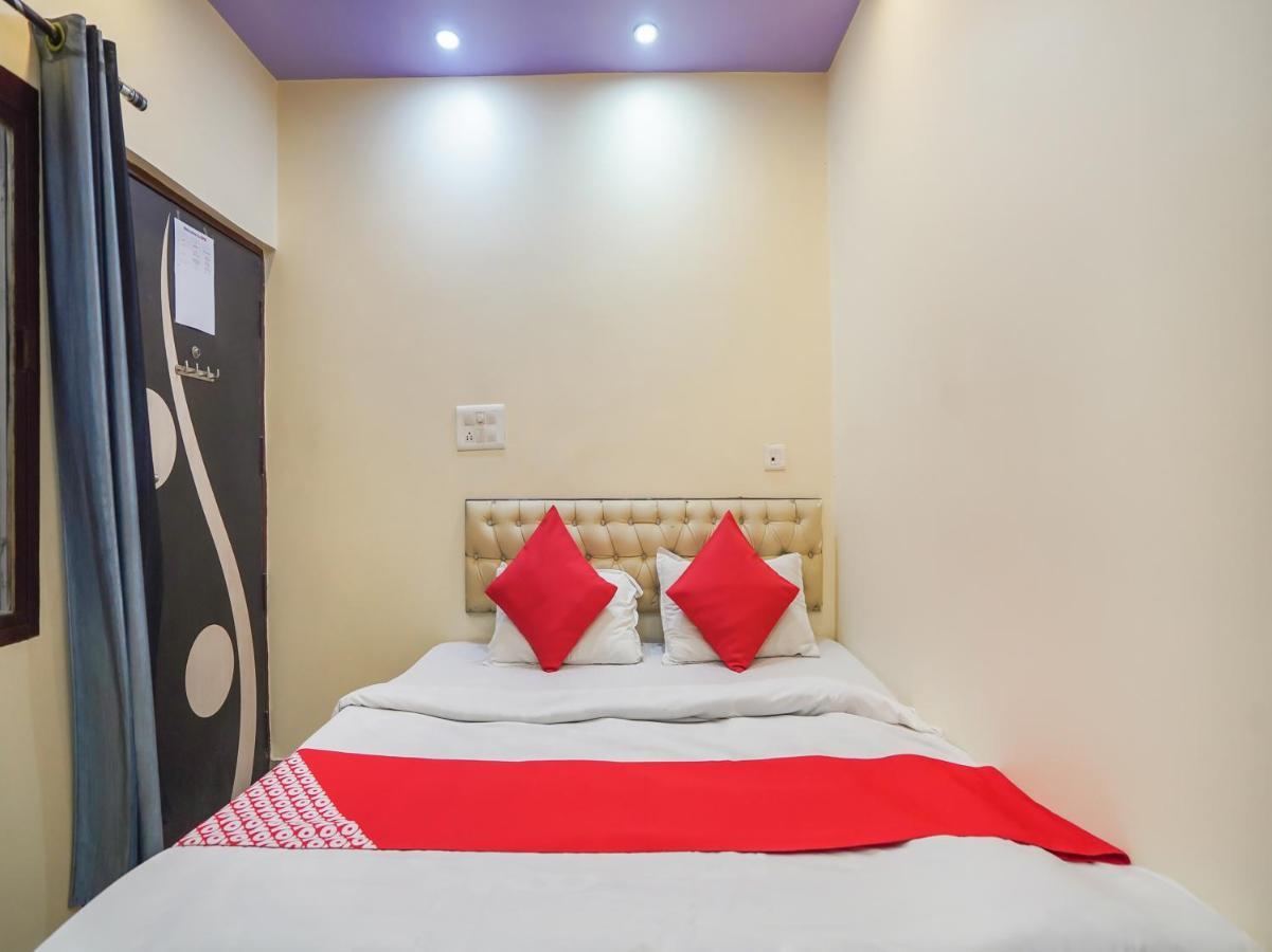 Oyo 75627 New Ankit Guest House Varanasi Ngoại thất bức ảnh