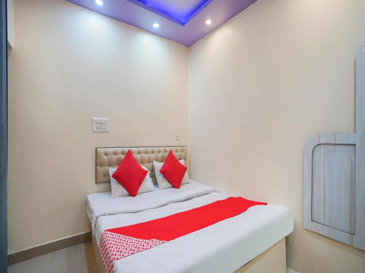 Oyo 75627 New Ankit Guest House Varanasi Ngoại thất bức ảnh