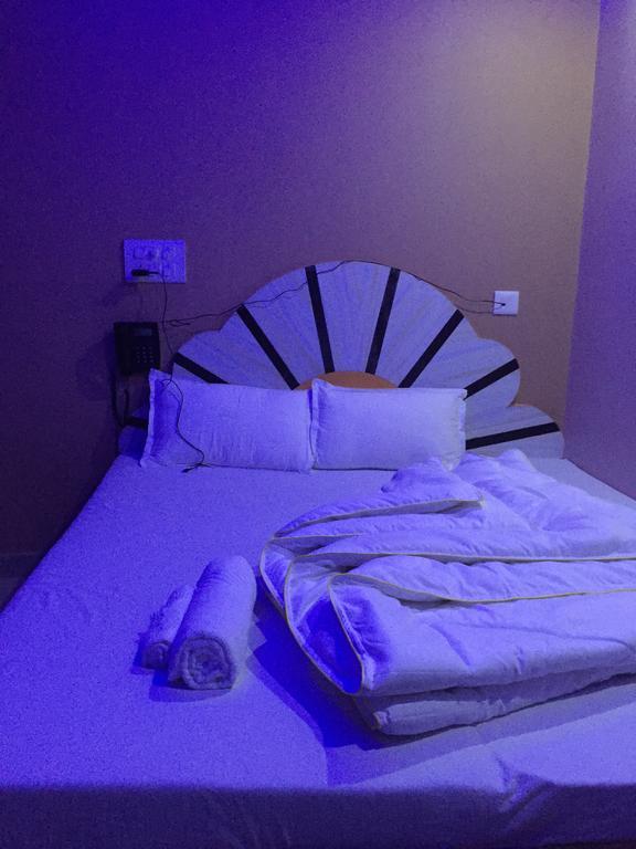 Oyo 75627 New Ankit Guest House Varanasi Ngoại thất bức ảnh